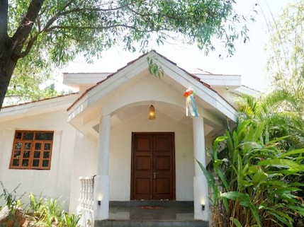 Casa De La Luna Resort